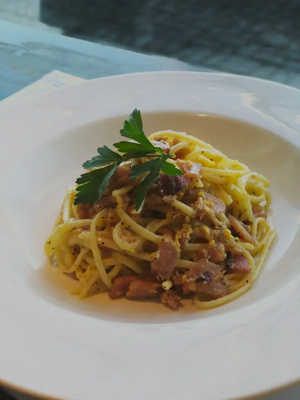 Pan fried Ontario bacon, free range egg &amp; spaghetti