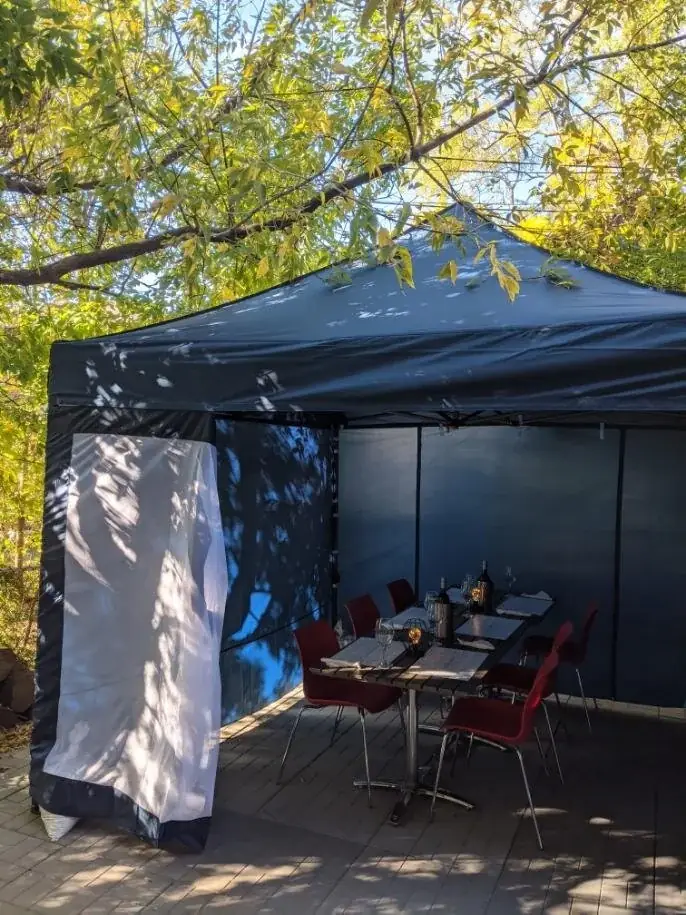 Stay safe and covered wHile dinIng outside